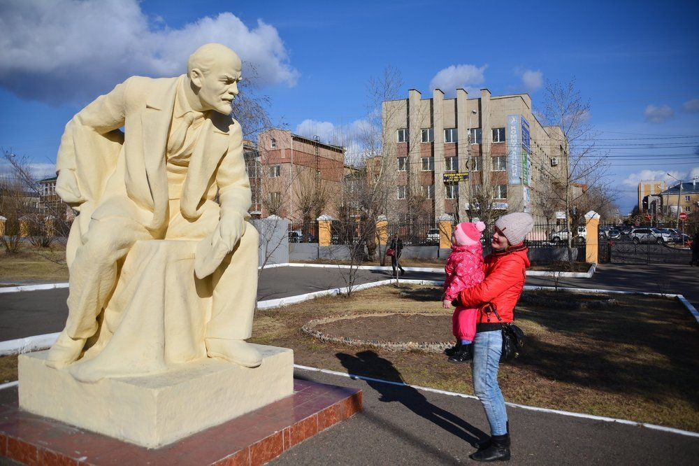 Слушаем тебя, дедушка Ленин!