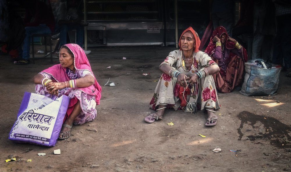 ..Ничего не вижу, ничего не слышу, ничего никому не скажу...