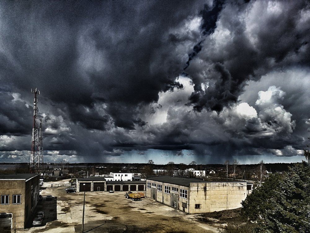 Бушует небо!