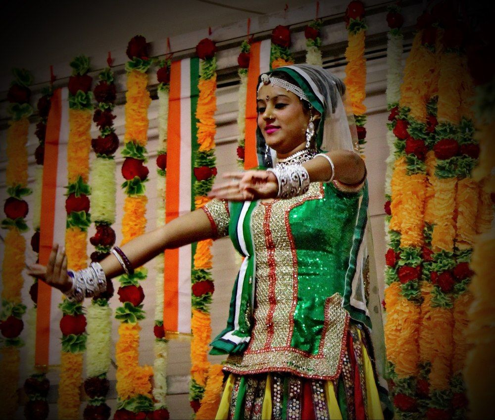 Яркие краски