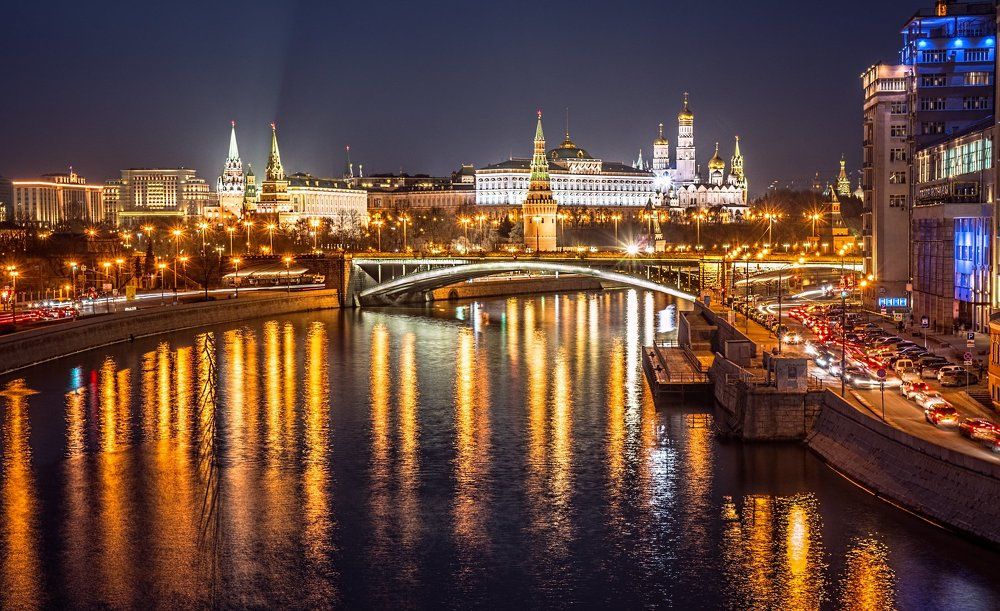 Из серии "ОГНИ БОЛЬШОГО ГОРОДА"