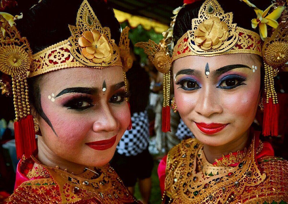 INDONESIAN WOMEN