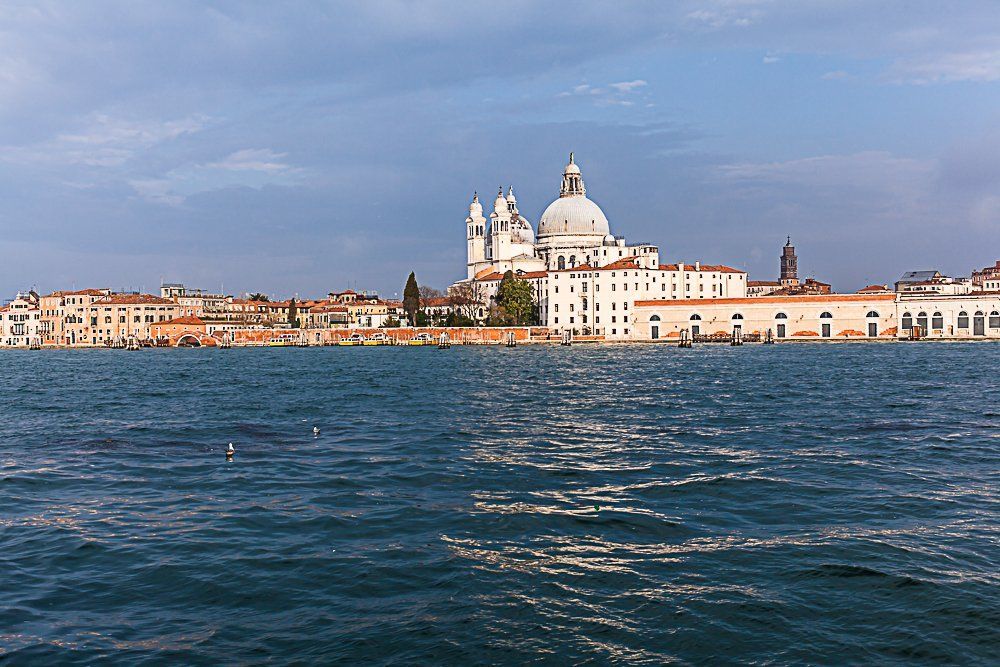 На горизонте Венеция