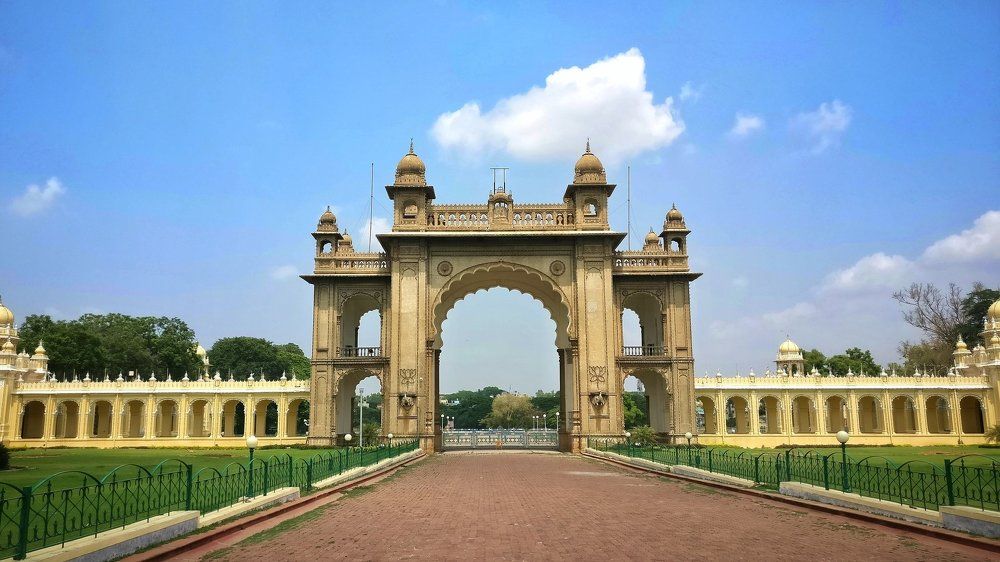 Mysore Palace main approach - Mobile Photography