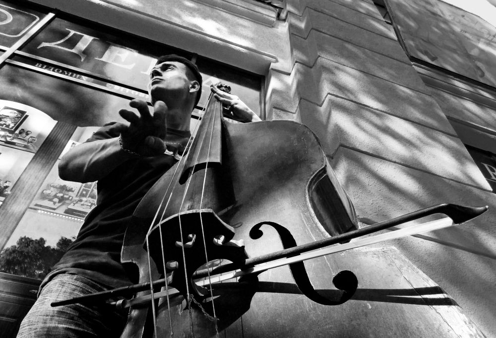 Уличный музыкант