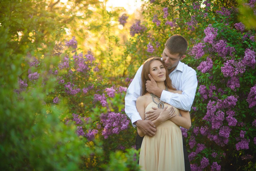 Двое в сирени