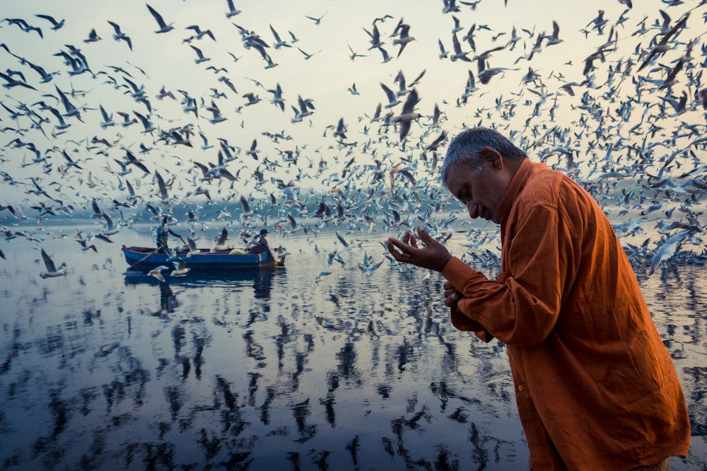 Morning over the Yamuna ghats.