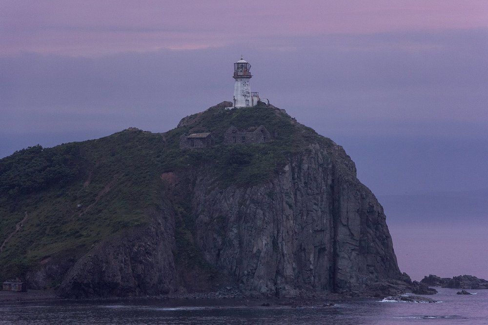 Рассвет на маяке Рудный (историческое название Тетюхе)