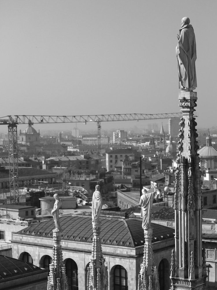 Над городом