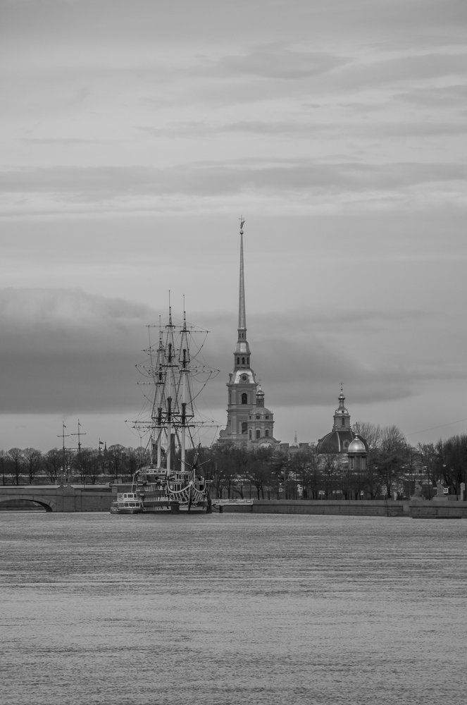 Раннее утро на Неве