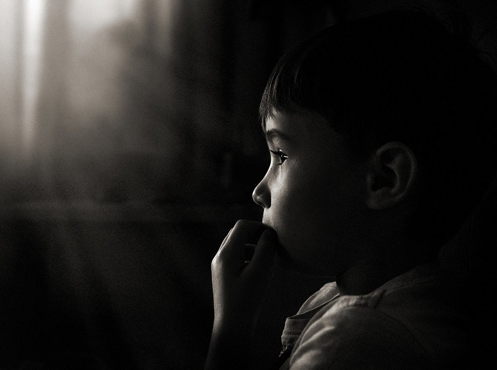 Тихо в комнате пустой...