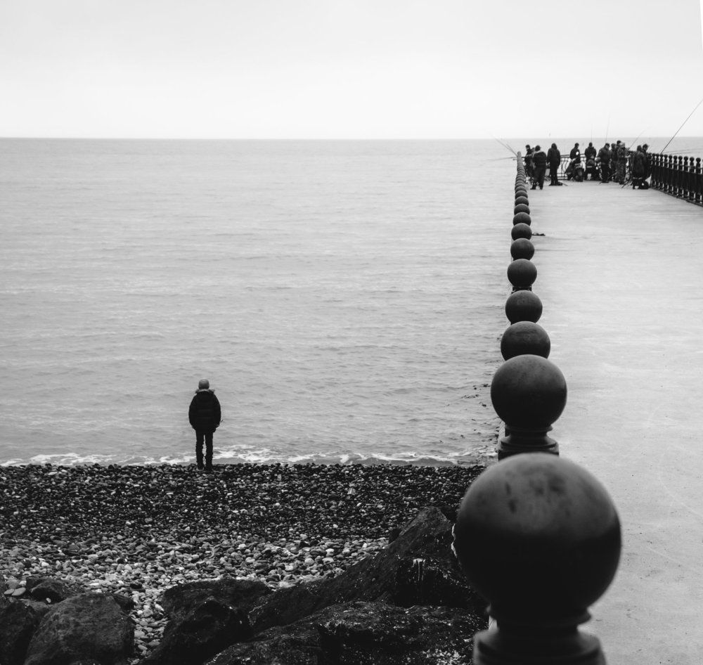 Рыбаки и мальчик