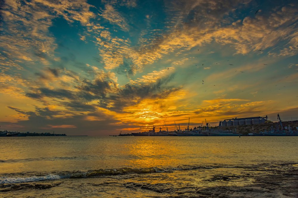 Вечер на рейде Севастополя