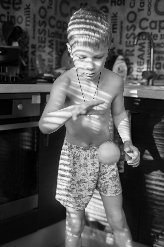 Игра света и мяча