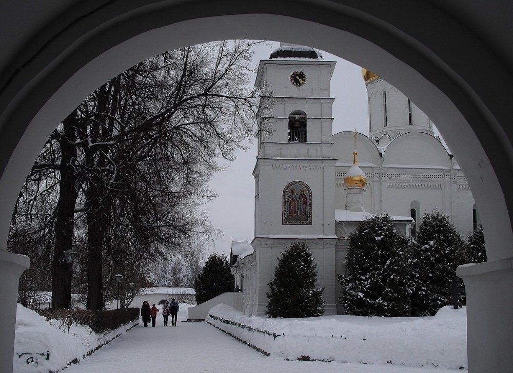 Ворота в Борисо-Глебский монастырь.