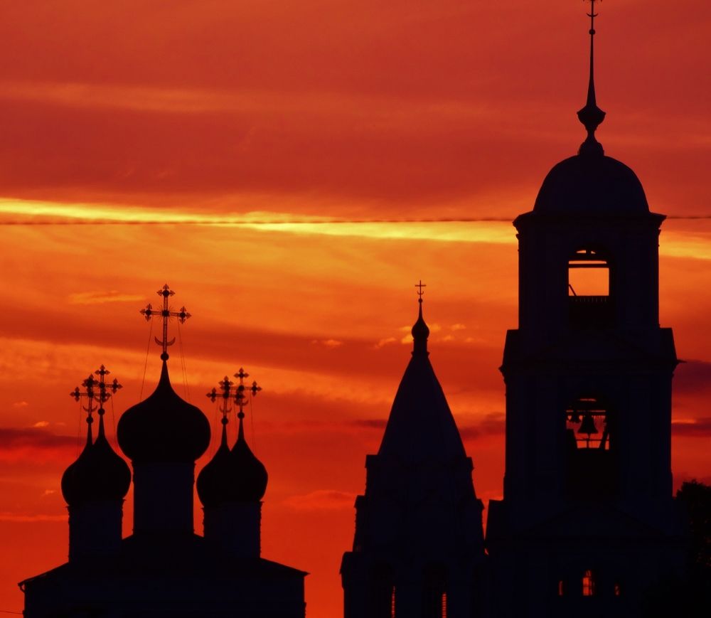 Никитский монастырь. Красный закат.