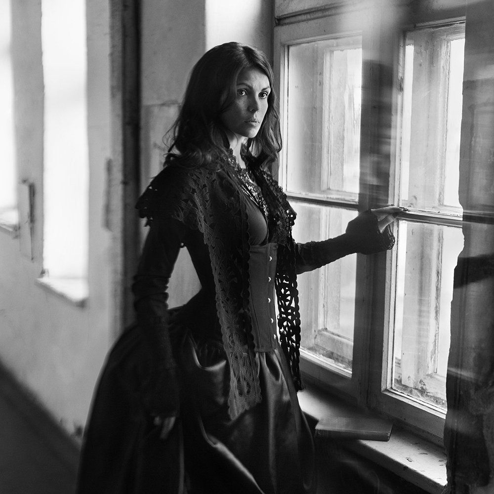 Женщина в чёрном