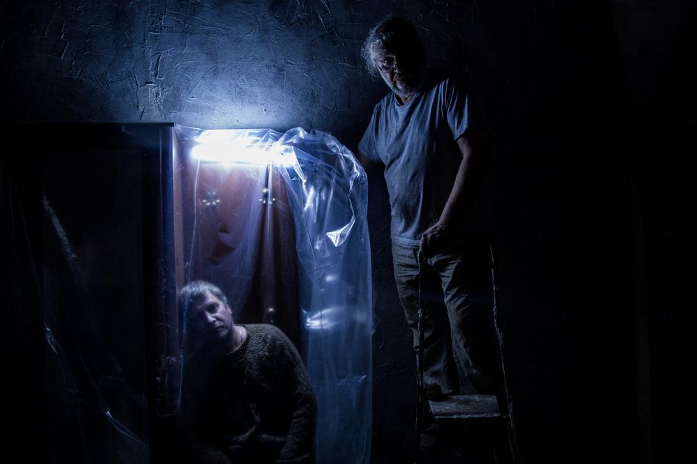 Жизнь в стёклах витрин