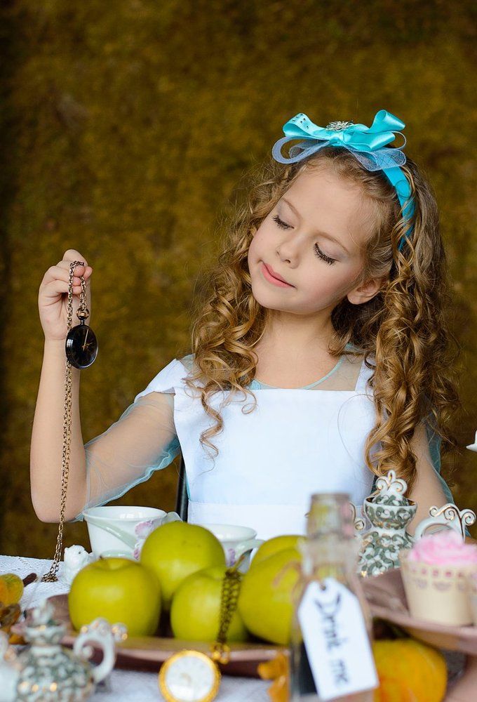 Алиса в Зазеркалье