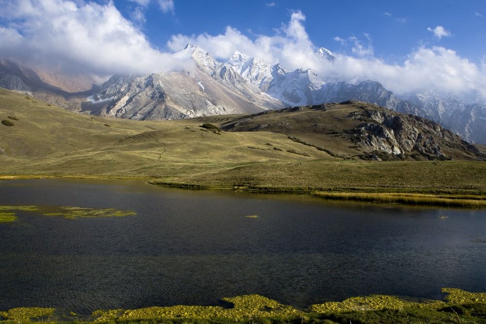 Угамский хребет