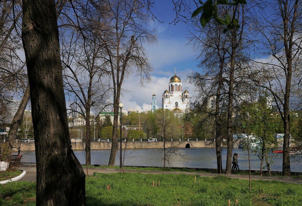 Весенний город