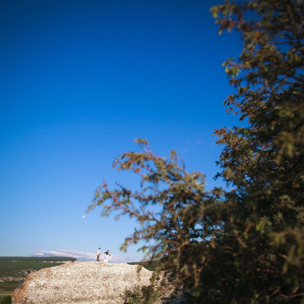 за тобой  хоть на край света