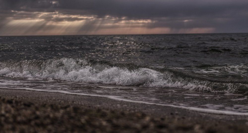 Море в ожидании грозы