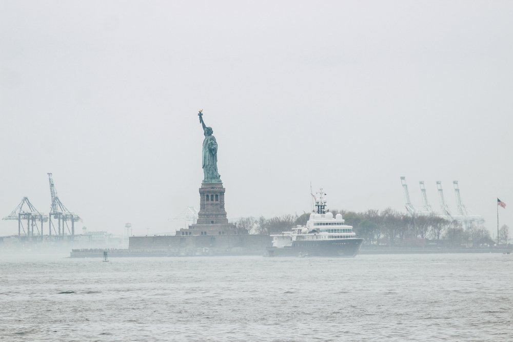 Статуя Свободы в тумане