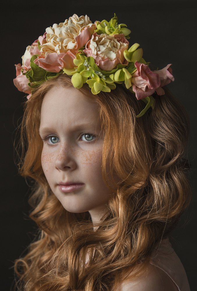 Рыжеволосая девочка