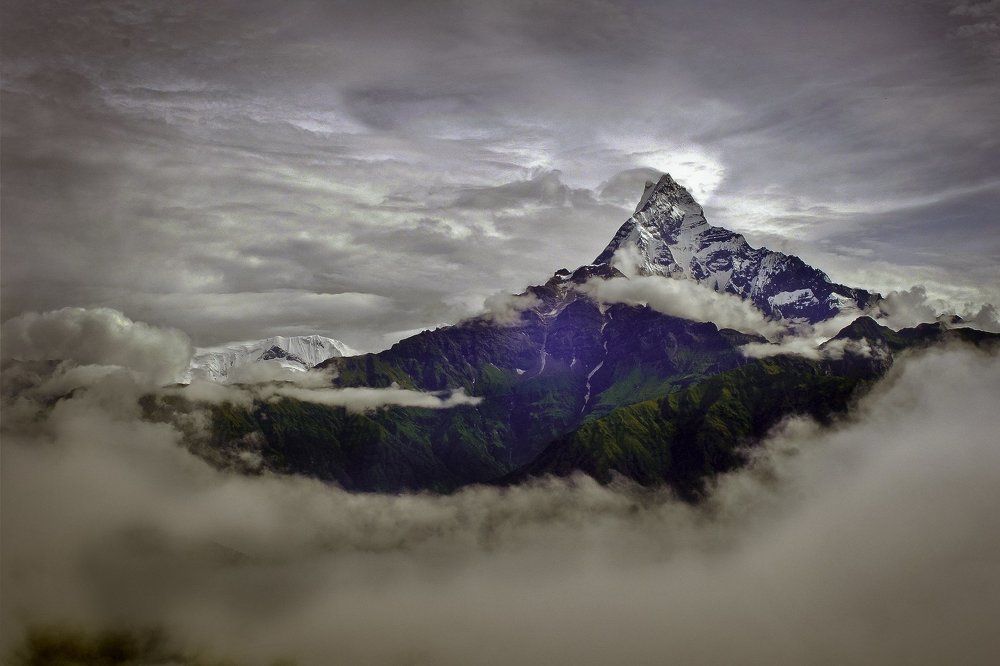Imposing Fishtail Captured in the early morning from dhampus, Nepal