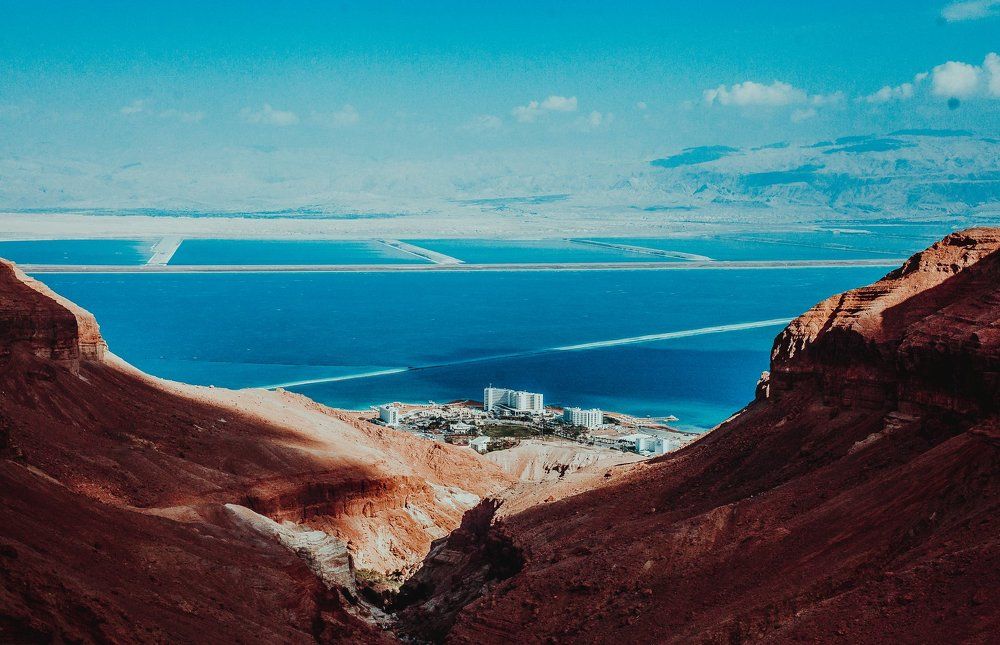 Вид на мертвое море