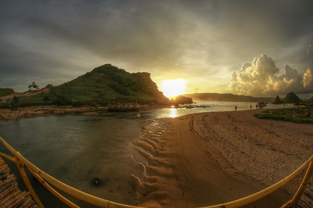 Sunset seger beach lombok