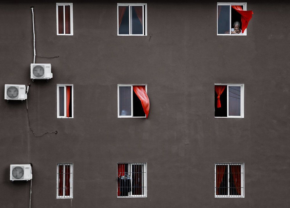 Про красные занавески