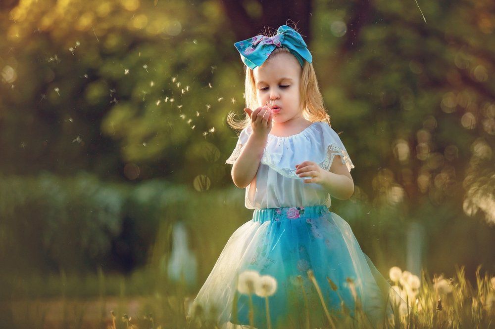 Лети, лети, лепесток...