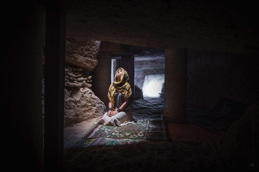 В подземной мечети Султан-Эпе