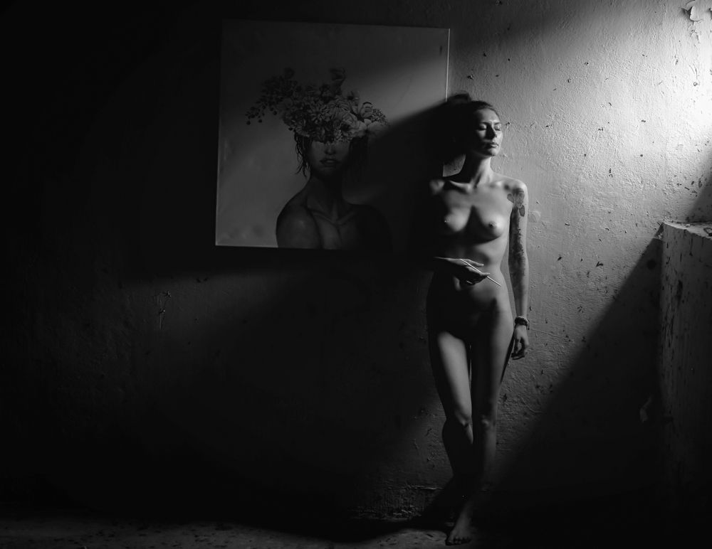 upload me into a black and white game