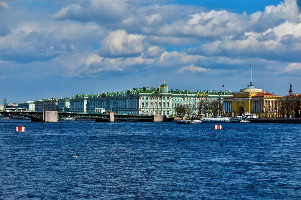 Петербург весенний..