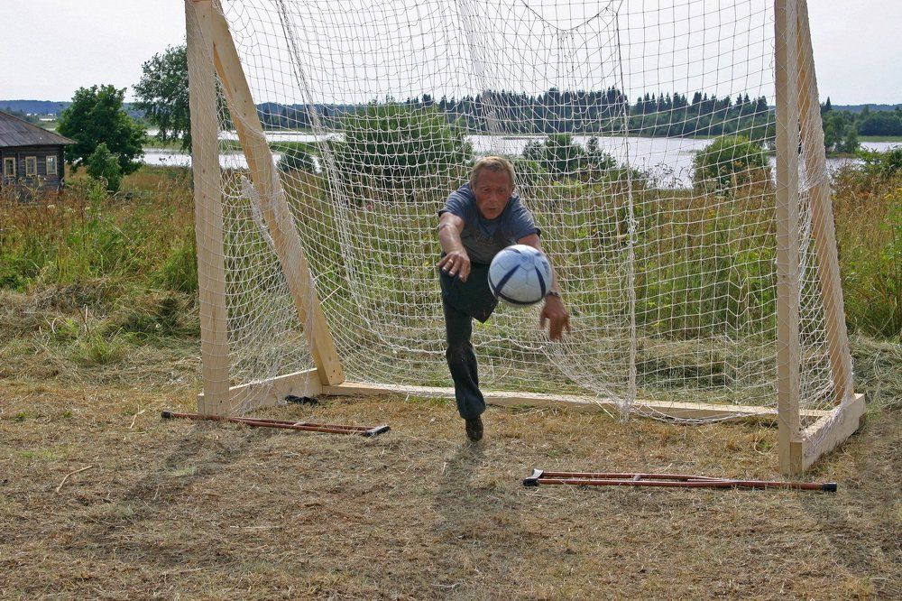 Трус не играет в футбол.