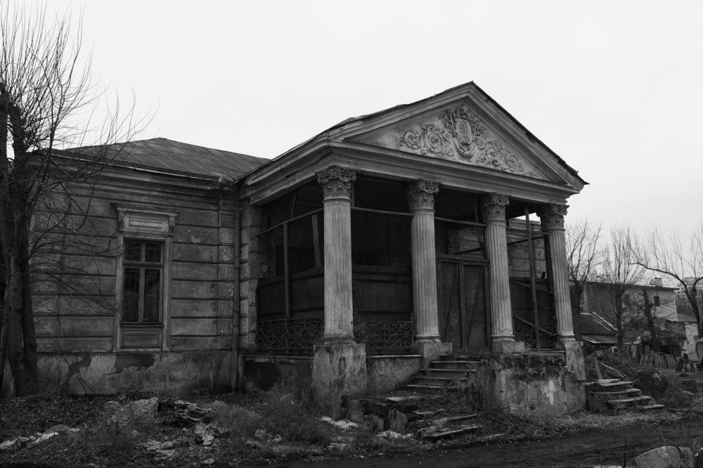 Реальность старинного особняка