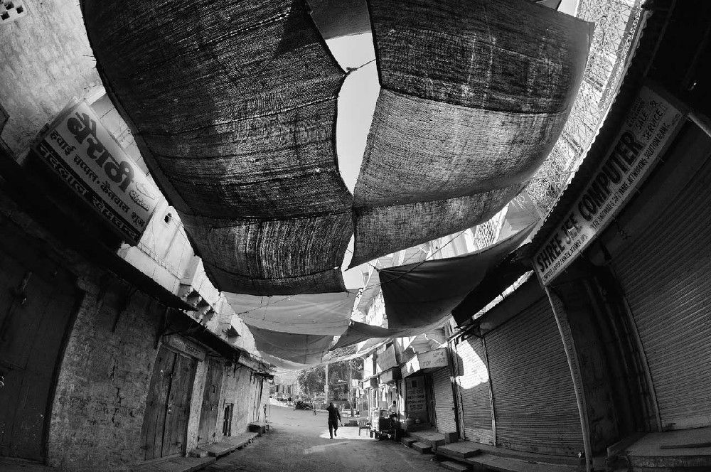 Под парусами