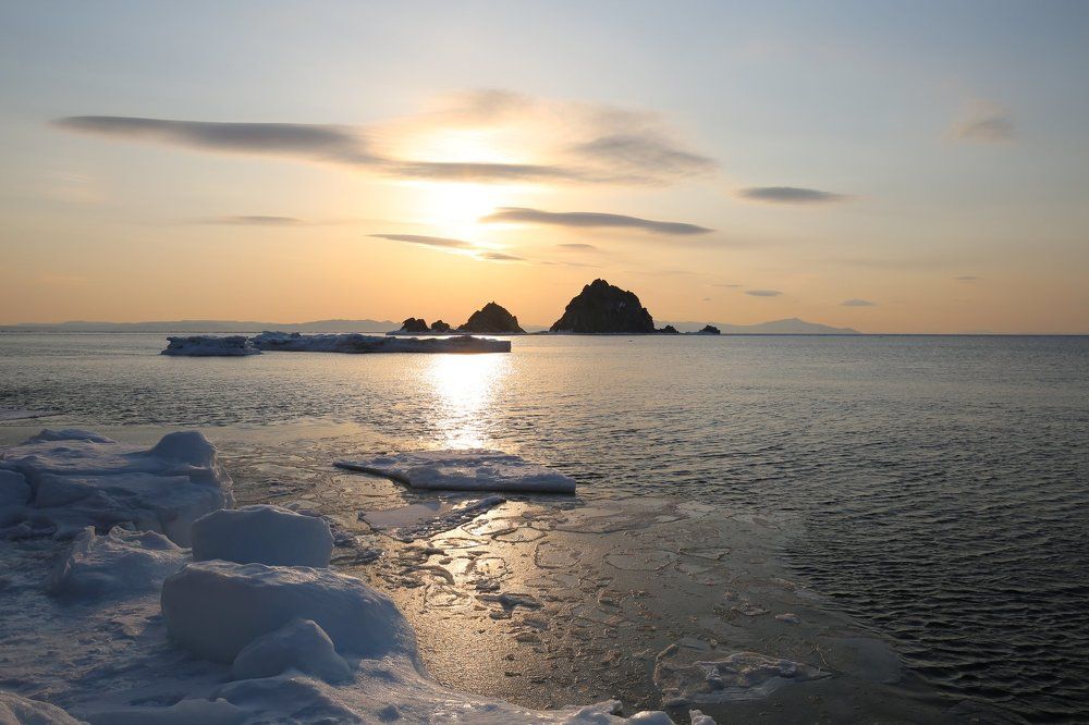 Ранняя весна в Охотском море