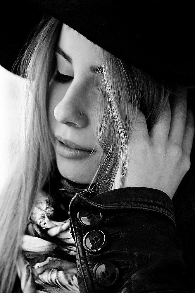 Девушка в шляпе.