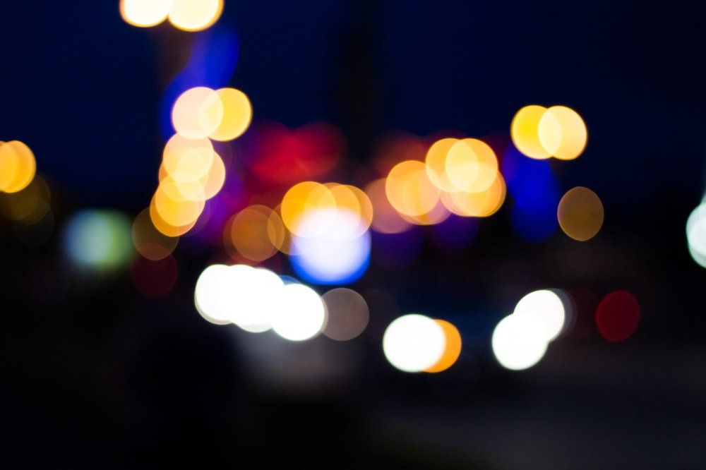 Улица и ночь в боке.