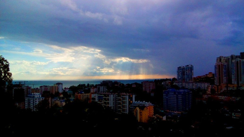 Солнце за тучами