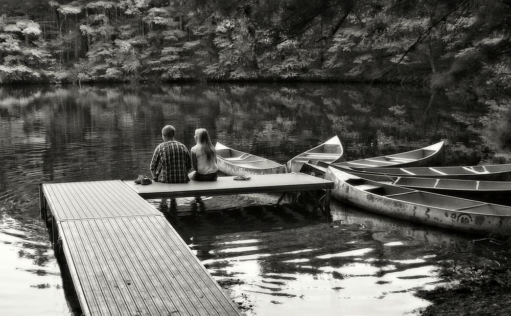 Двое на причале