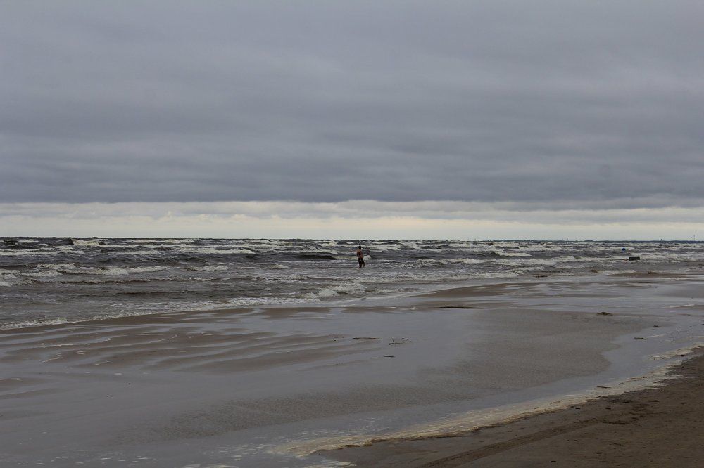 Море штормит...