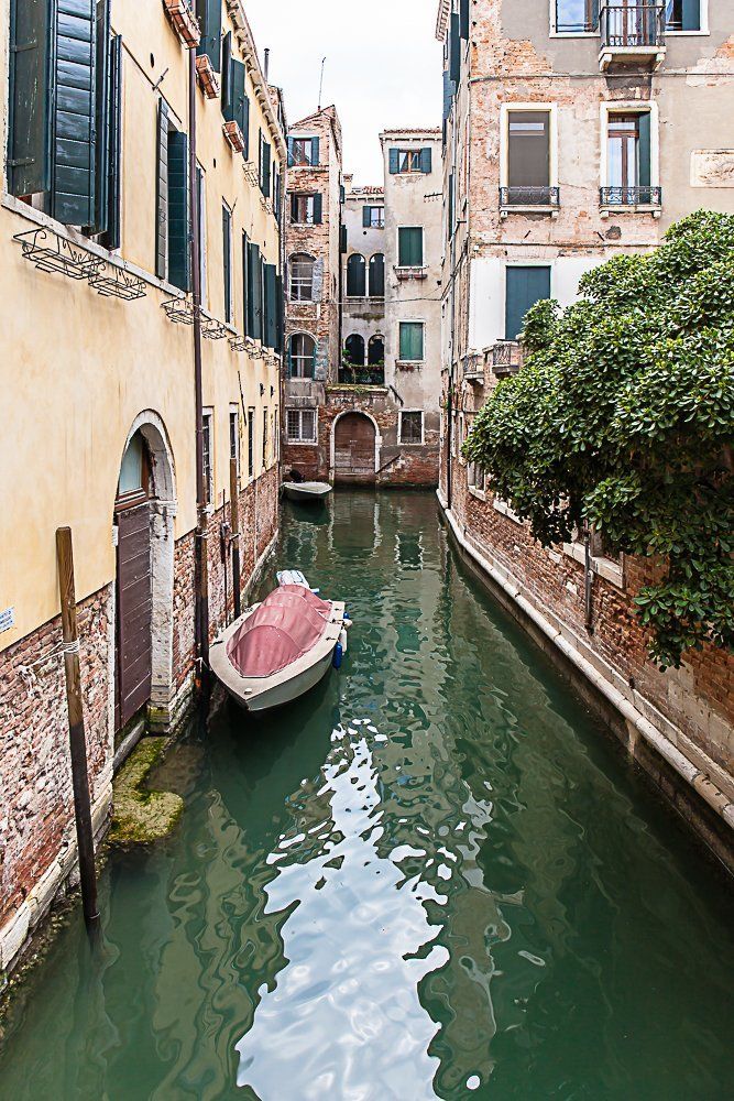 Улица в Венеции