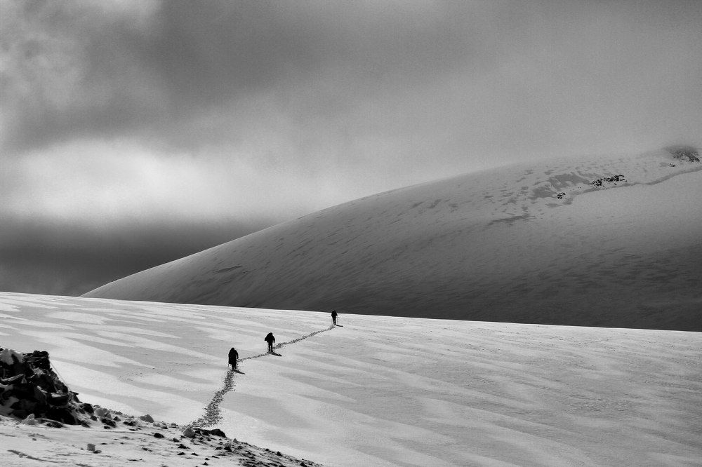 Только вперёд.