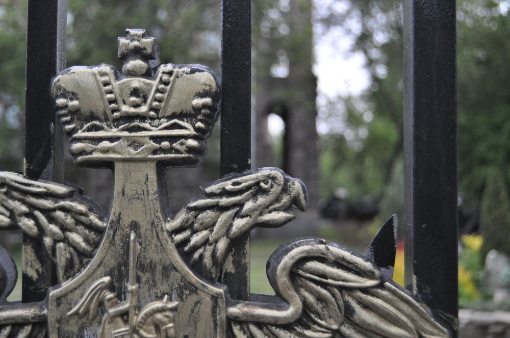 "А глаз, как у орла"