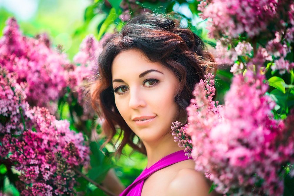 Девушка в сирени!